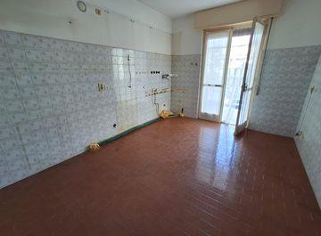 Rif. 069 - Trilocale con posto auto e cantina