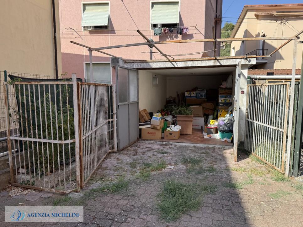 Rif. 002 – Centralissimo quadrilocale con garage e cantina.
