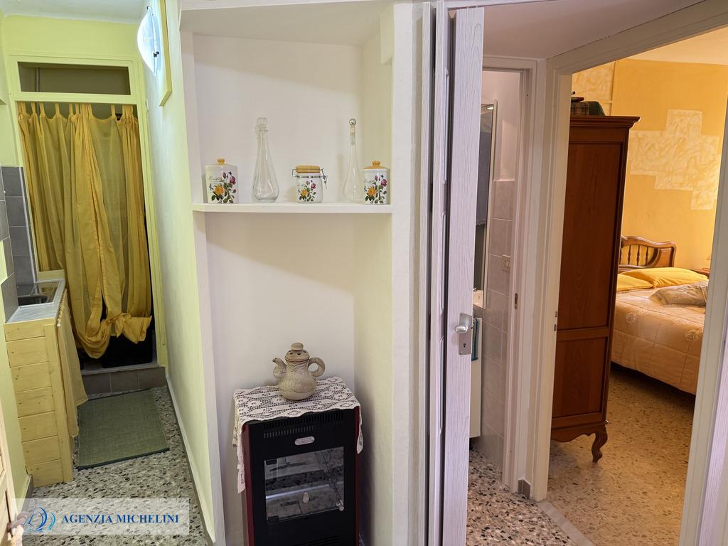 Ref. 014 – Sunny two-room flat in excellent condition with no service charges.