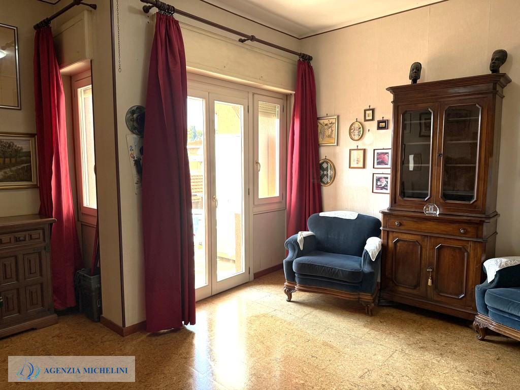 Rif. 002 – Centralissimo quadrilocale con garage e cantina.