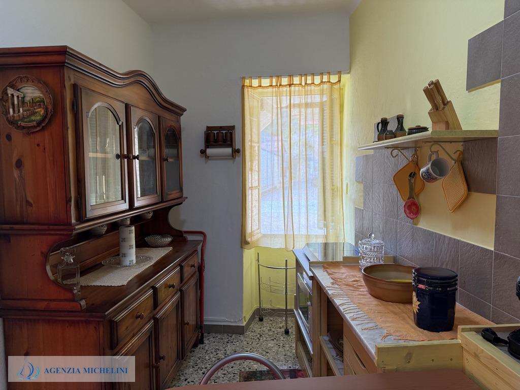Ref. 014 – Sunny two-room flat in excellent condition with no service charges.