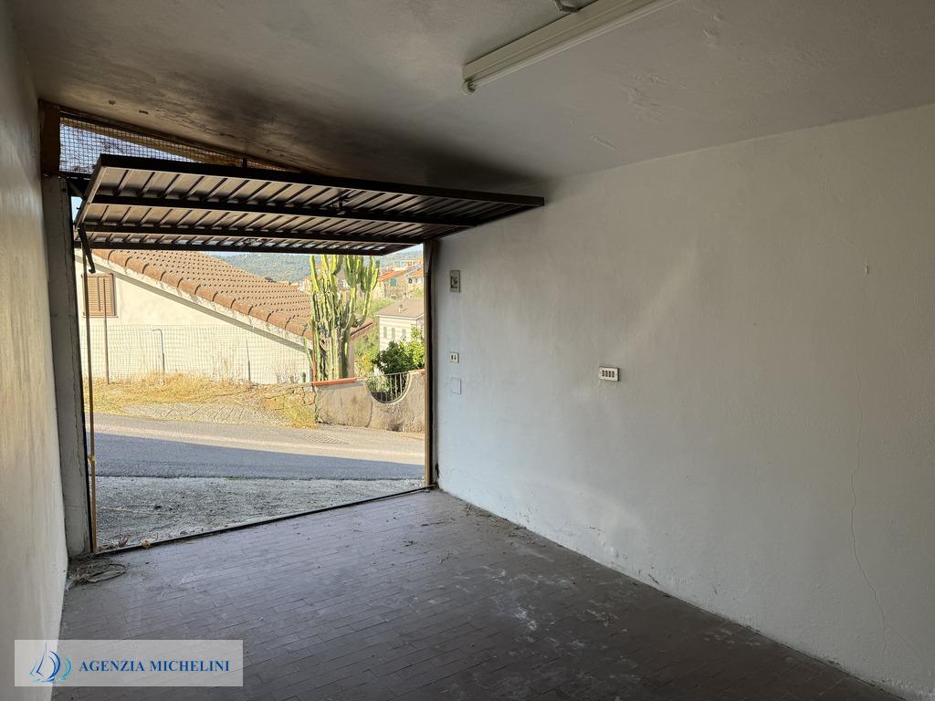 Rif. 033 - Garage a due passi dal centro del paese