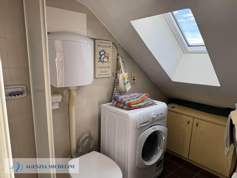 Ref. 007 – Attic studio flat with balcony and splendid sea view.