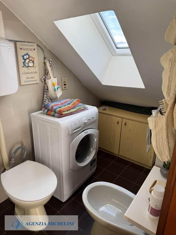 Ref. 007 – Attic studio flat with balcony and splendid sea view.