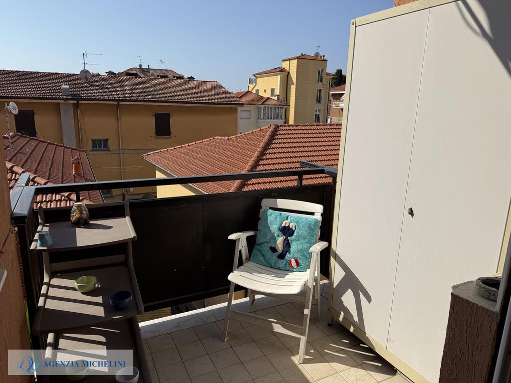 Rif. 002 – Centralissimo quadrilocale con garage e cantina.