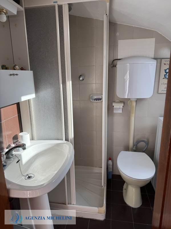 Ref. 007 – Attic studio flat with balcony and splendid sea view.