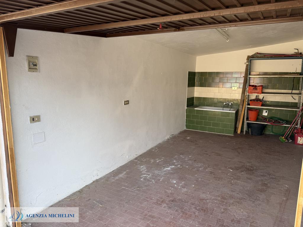 Rif. 033 - Garage a due passi dal centro del paese