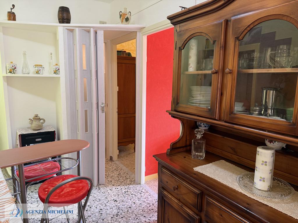 Ref. 014 – Sunny two-room flat in excellent condition with no service charges.