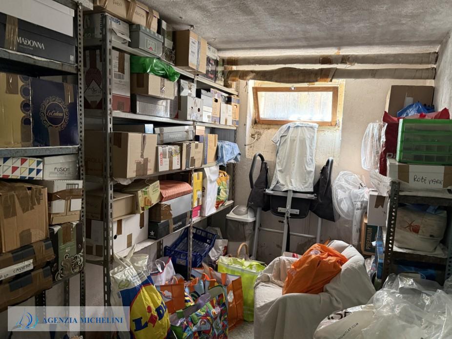 Rif. 002 – Centralissimo quadrilocale con garage e cantina.