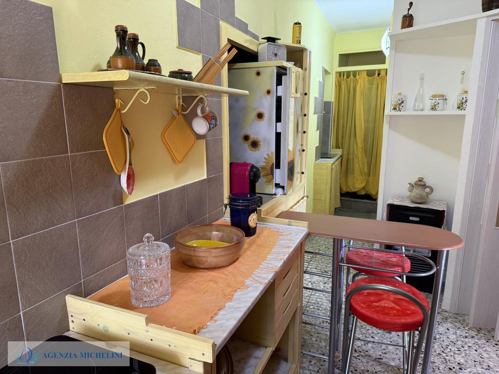 Ref. 014 – Sunny two-room flat in excellent condition with no service charges.