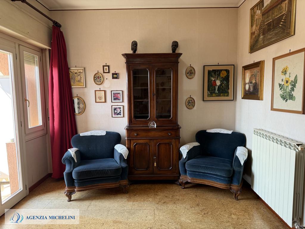 Rif. 002 – Centralissimo quadrilocale con garage e cantina.
