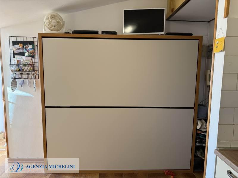 Ref. 007 – Attic studio flat with balcony and splendid sea view.