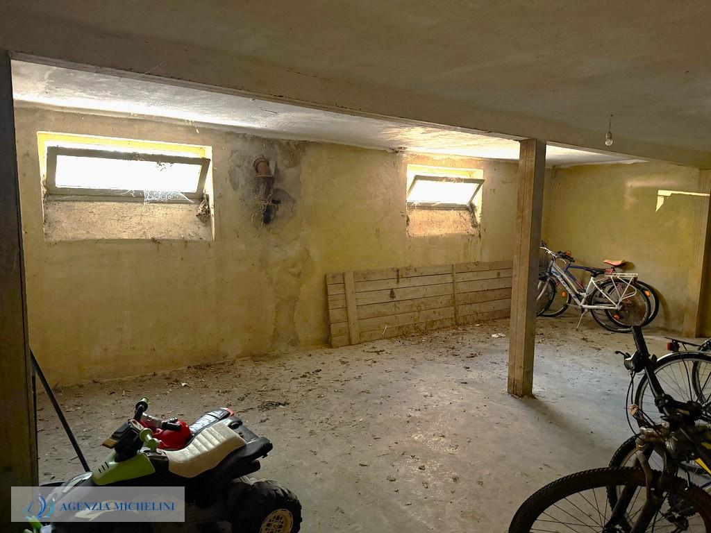 Rif. 002 – Centralissimo quadrilocale con garage e cantina.