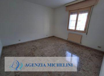 Rif. 069 - Trilocale con posto auto e cantina
