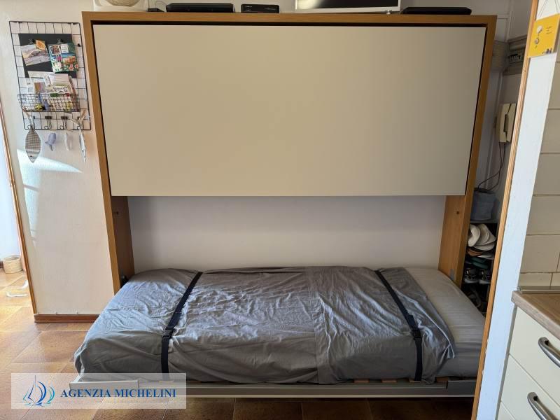 Ref. 007 – Attic studio flat with balcony and splendid sea view.