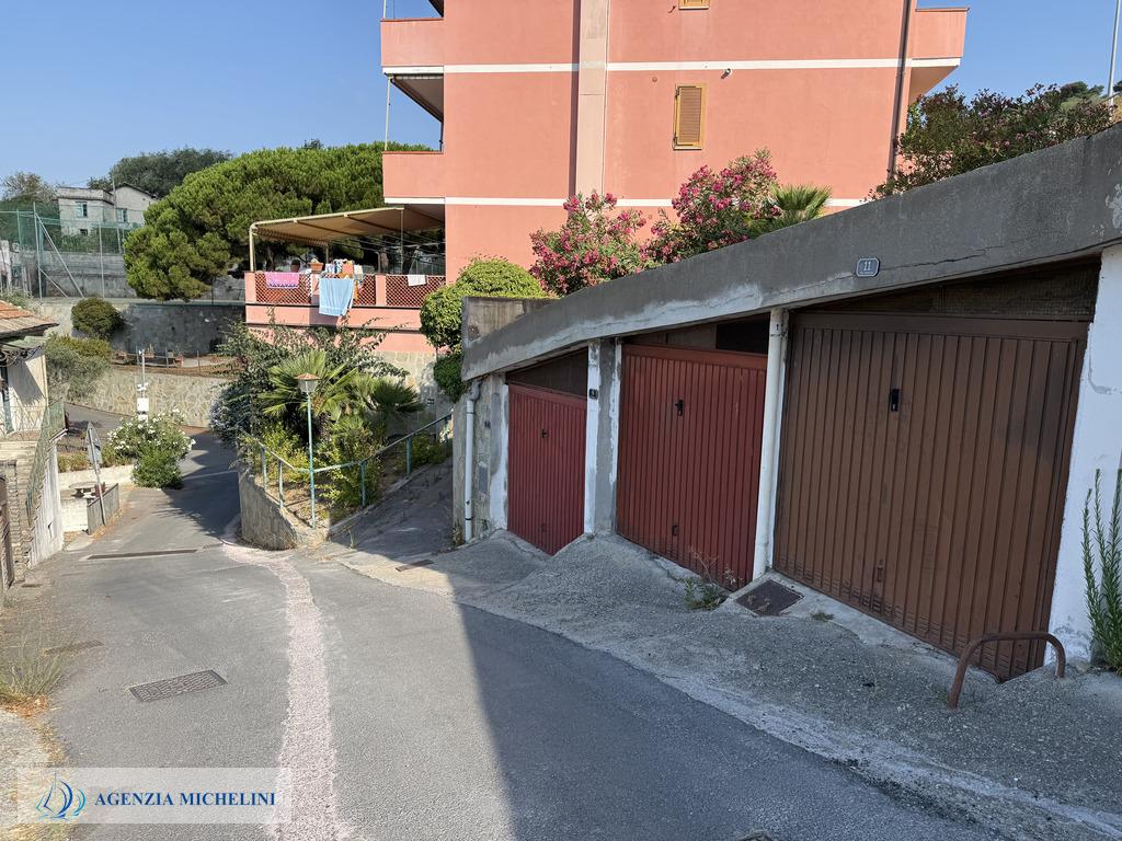 Rif. 033 - Garage a due passi dal centro del paese
