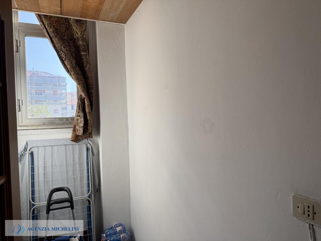 Rif. 002 – Centralissimo quadrilocale con garage e cantina.
