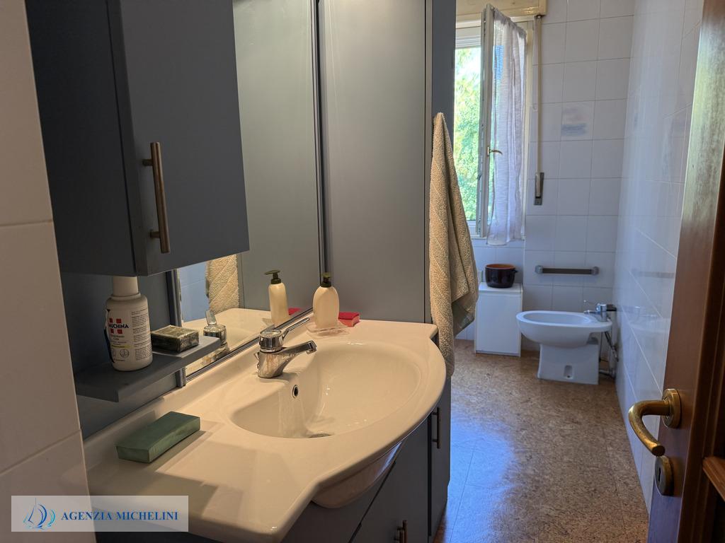 Rif. 002 – Centralissimo quadrilocale con garage e cantina.