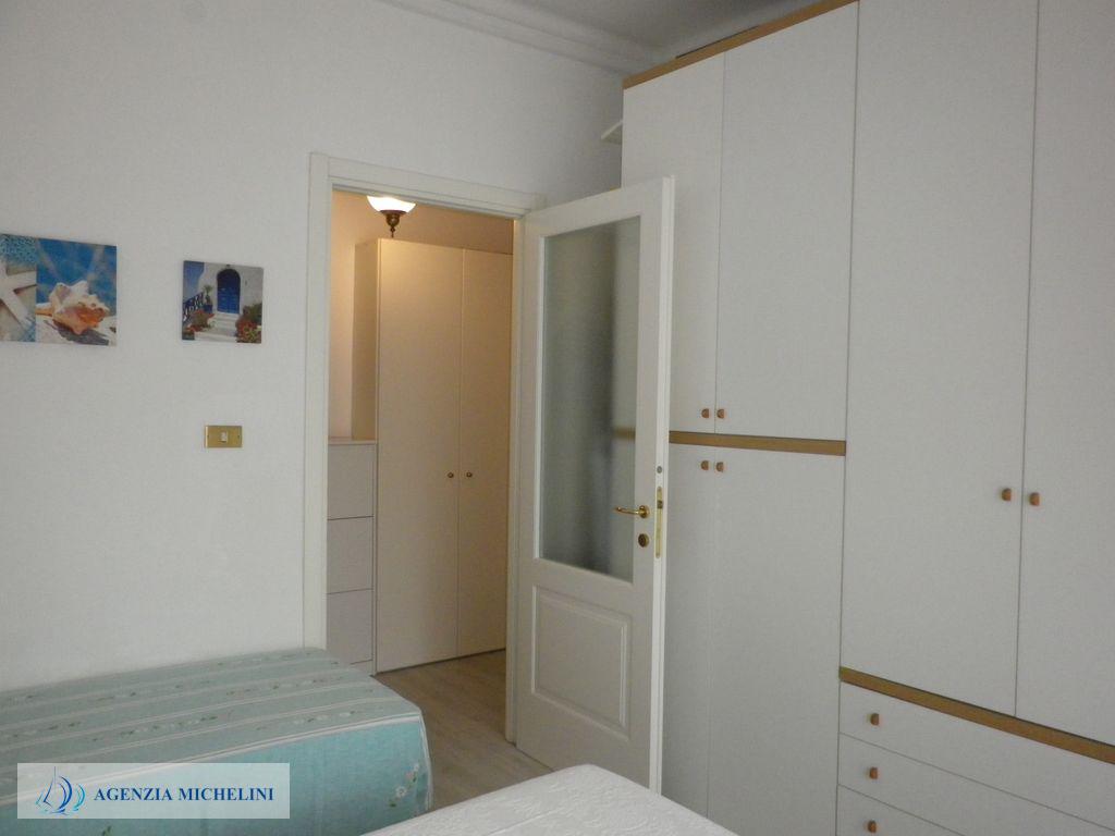 Ref. 072 - Two-room apartment with separate renovated kitchen